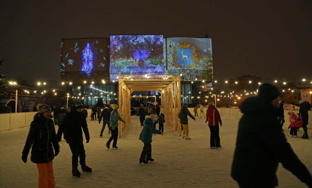 Каток перед главным входом и новогоднее 3D-шоу на фасаде музея Алабина в Самаре Strelets_5243 Large.jpeg