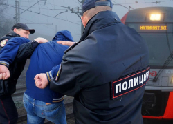 «Домой никто не доедет»: пассажир «Ласточки» сообщил, что в его сумке взрывчатка «Домой никто не доедет»: пассажир «Ласточки» сообщил, что в его сумке взрывчатка