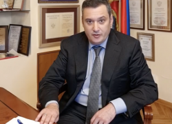 Обвинение запросило 16 лет колонии строгого режима обидчику Александра Хинштейна Обвинение запросило 16 лет колонии строгого режима обидчику Александра Хинштейна
