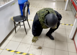 В Самаре пьяный мужчина ворвался в продуктовый магазин с гранатой В Самаре пьяный мужчина ворвался в продуктовый магазин с гранатой