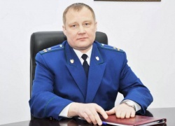 Сотрудники ФСБ задержали за взятку прокурора Сызрани Сотрудники ФСБ задержали за взятку прокурора Сызрани