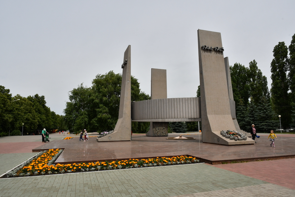 Вечный огонь в Парке Победы в Тольятти KOT_8594.JPG