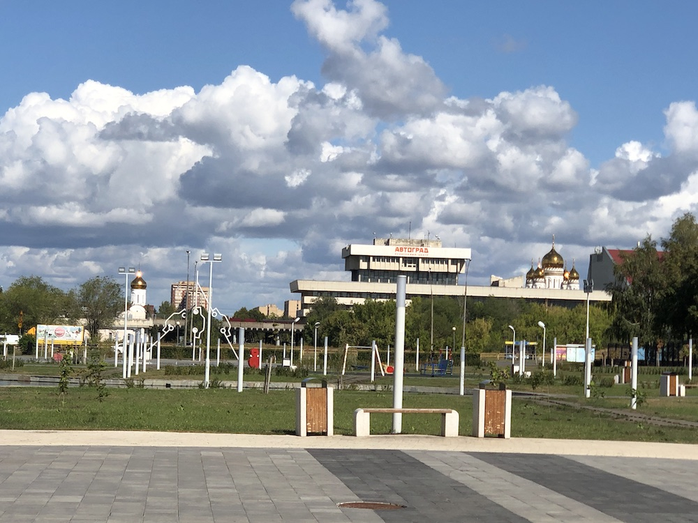 В сквере 50-летия АвтоВАЗа в Автозаводском районе Тольятти IMG_3104.JPG