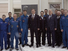 Дмитрий Азаров провёл встречу с отрядом космонавтов