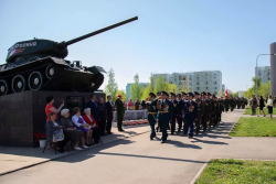 Рощинский самарская область. Посёлок Рощинский Самарская. Самара пгт Рощинский. Танк т-34 Рощинский Самарская обл.