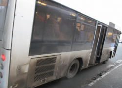 "Оплату принимает во время остановок": автобусный перевозчик Самары отказывается от кондукторов