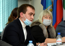 В Самарской области депутат хотел поднять зарплату маме и лишился мандата