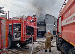 Вода и пламя: в Самаре сгорел завод по производству минералки