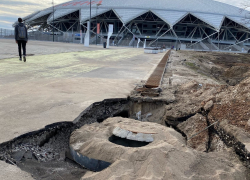 Благоустройство у стадиона «Самара Арена», на который потрачено 24 млрд рублей, постепенно разрушается 