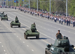 Магазин подарков в Самаре предлагает прокатиться на танке на параде 9 Мая