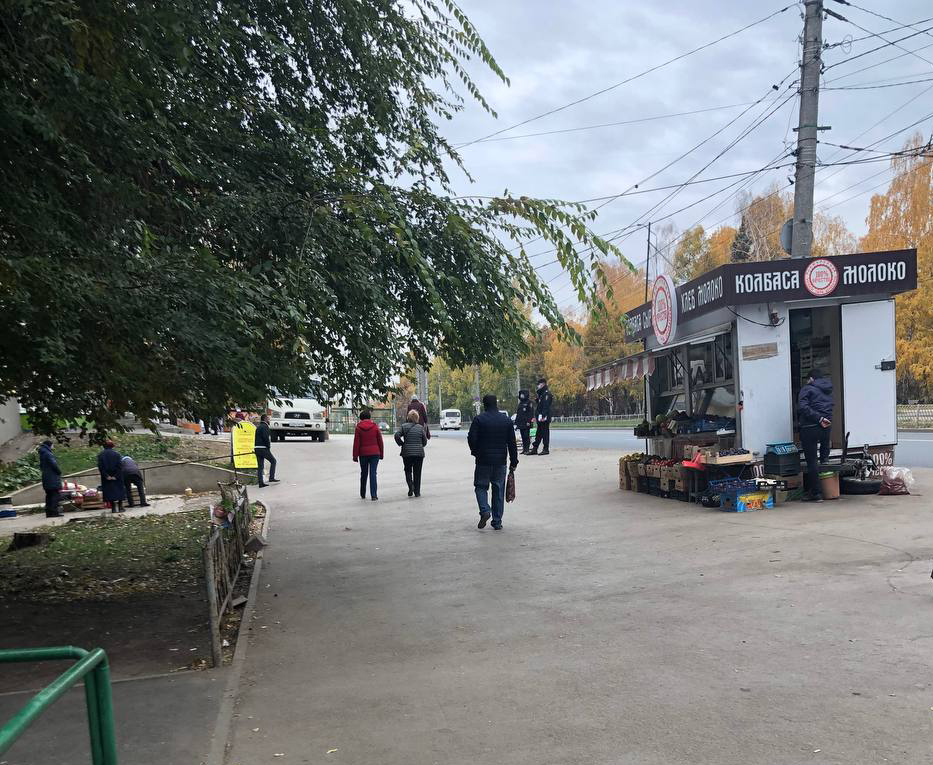 Этот тротуар на улице Стара-Загора в Самаре является очень проходным местом photo5431571163743630687.jpg